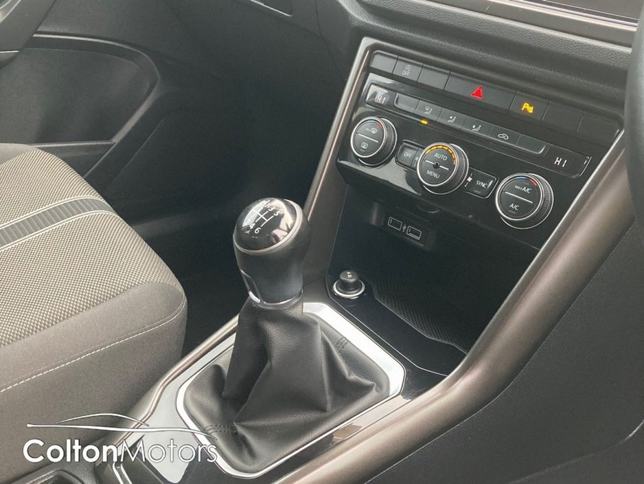 2019 Volkswagen T-Roc Design 1.6 TDi 115bhp €19,450