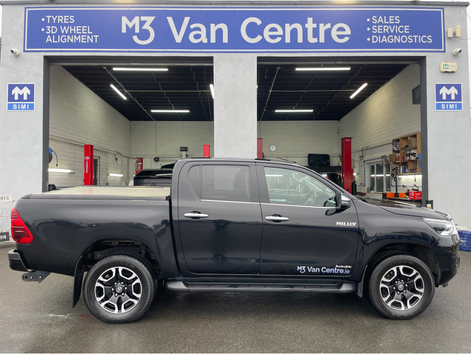 2021 Toyota Hilux 2021 TOYOTA HILUX 2.4 D-4D INVINCIBLE 4WD CREW CAB €28,950