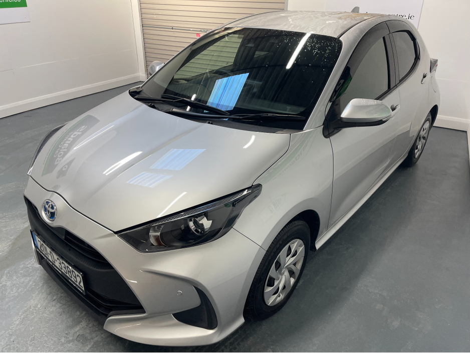 2020 Toyota Yaris (Low Kms) HYBRID 1.5 AUTOMATIC 5DR MODEL  www.bolandscarcentre.ie €15,900