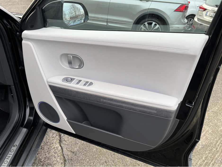 2023 Hyundai Ioniq 5 PREMIUM LE 58KW //FULL LEATHER SEATS//HEATED SEATS AND STEERING WHEEL//ADAPTIVE CRUISE CONTROL// €28,950