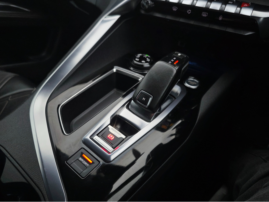 2017 Peugeot 5008 ( 172 REG ) 7 SEATER - DIGITAL DASH - CAMERA - ALLOYS - CARPLAY ANDROID AUTO EU RADIO PEARL WHITE €24,950