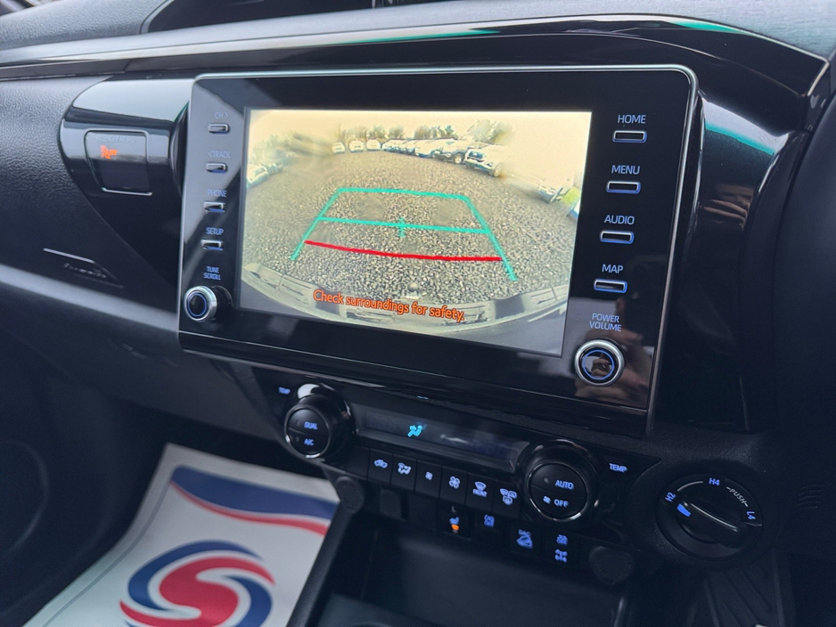 2024 Toyota Hilux *NO VAT* 2.8 INVINCIBLE AUTO #319 €51,999