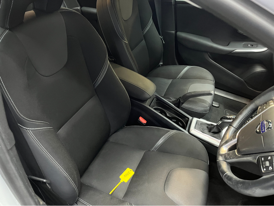 2014 Volvo V40 €10950! 2014 VOLVO V40 1.6 AUTOMATIC / CRUISE CONTROL / REVERSE CAMERA / ELECTRIC MEMORY & HEATED SEATS €10,950