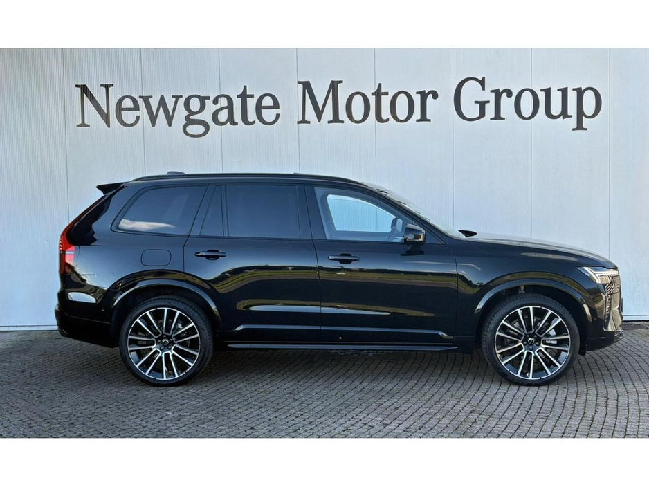 2025 Volvo XC90 T8 ULTRA DARK AWD