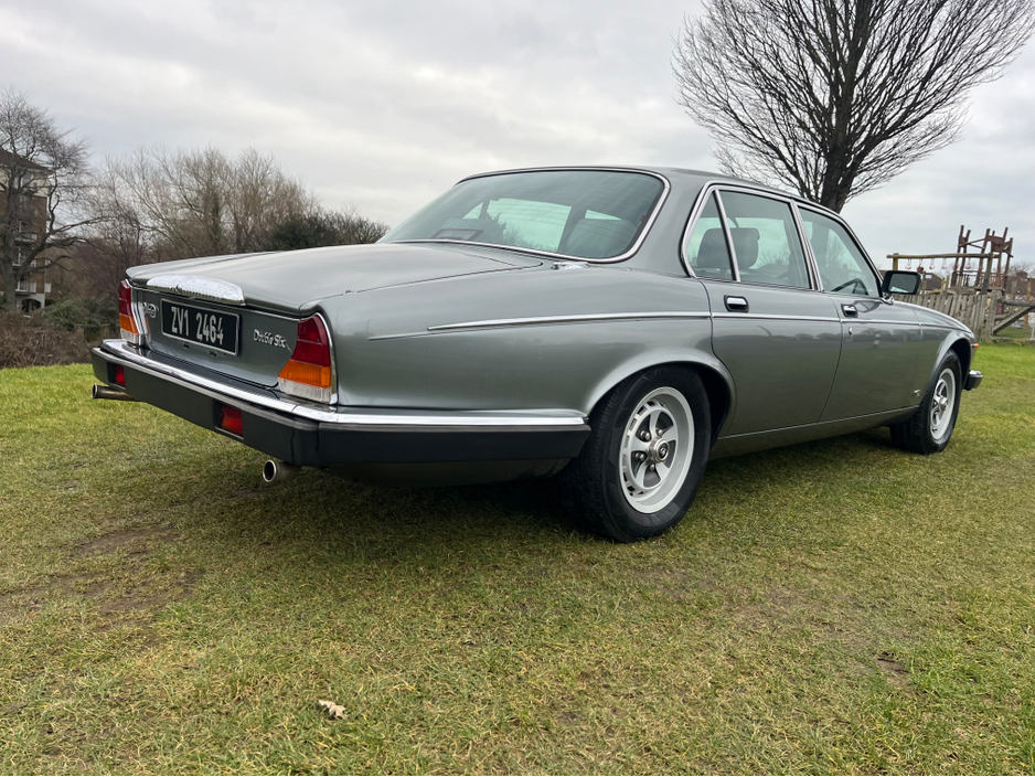 1992 Daimler Double Six 5.3 V12 €17,950