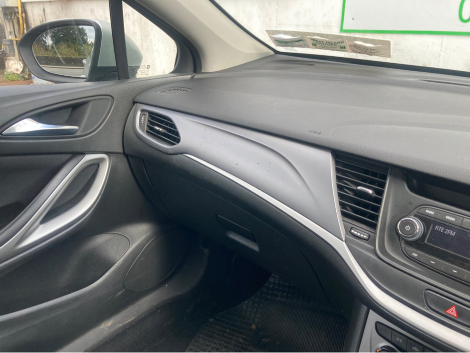 2019 Opel Astra 1.0 petrol 5 door hatchback €12,750