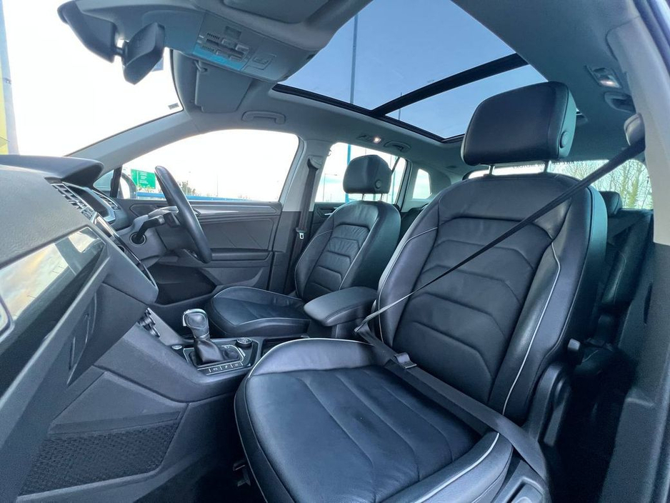 2020 Volkswagen Tiguan HIGHLINE 4MOTION 2.0 TDI // OPENING PAN ROOF // DIAMOND CUT ALLOYS // LEATHER HEATED SEATS €32,950