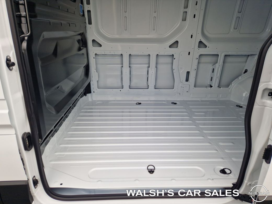 2026 Nissan Interstar L3H2 FWD 130 SV PREMIUM + HEATED WINDSCREEN MY25 €35,162