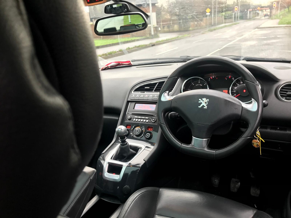 2017 Peugeot 5008 FAMILY 1.6 BLUE HDI 120 L LEATHER €7,950