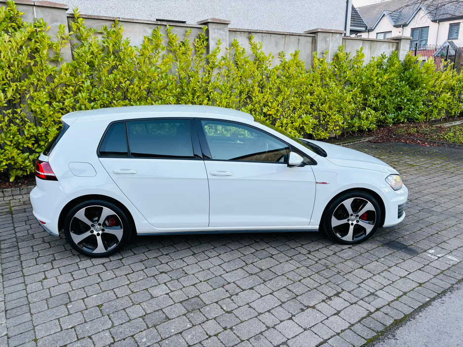 2014 Volkswagen Golf  €16,950