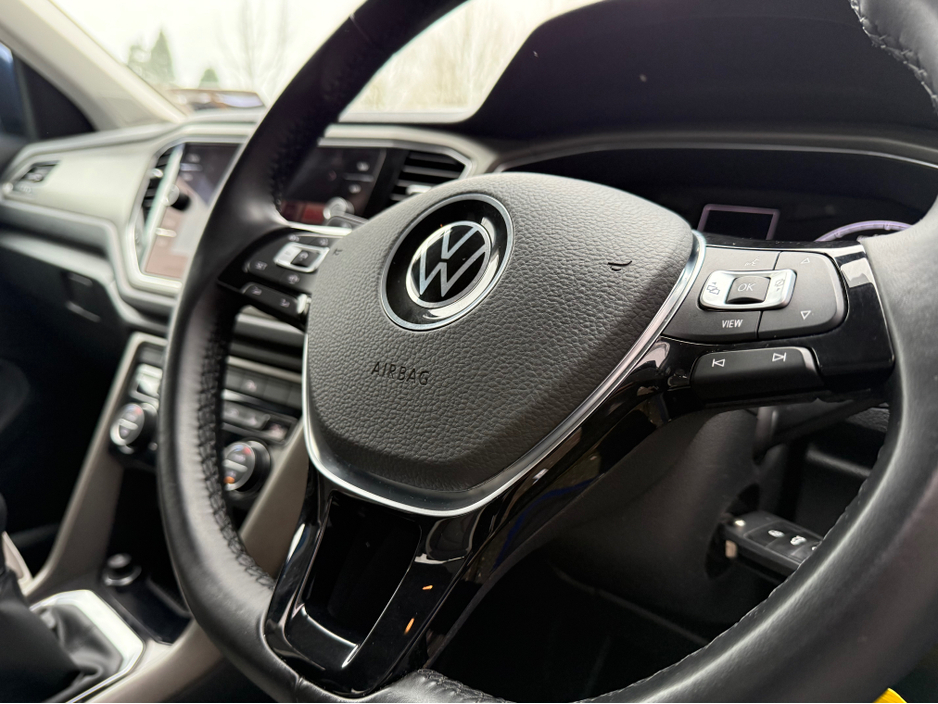 2022 Volkswagen T-Roc DESIGN 1.0 TSI 110HP 5DR €23,950