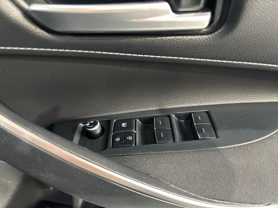 2020 Toyota Corolla HYBRID LUNA H/B AUTO €21,495