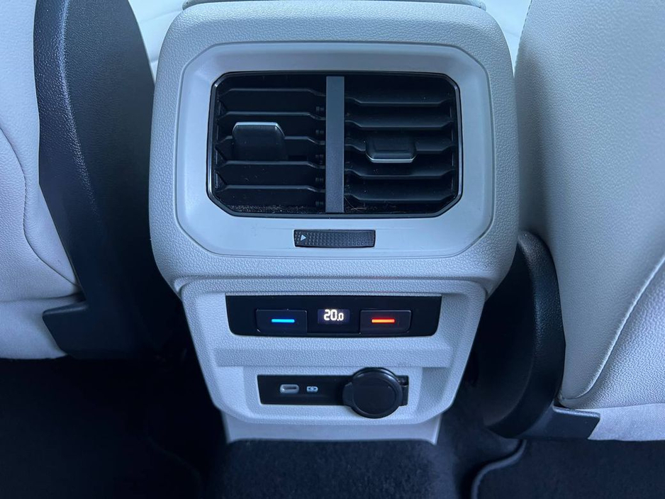 2021 Volkswagen Tiguan ALLSPACE R-LINE 2.0 TDI 7-SEATER // PANORAMIC SUNROOF // DIGITAL CLUSTER // LEATHER INTERIOR €32,950