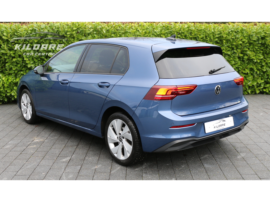 2025 Volkswagen Golf eTSI HYBRID AUTO €31,995