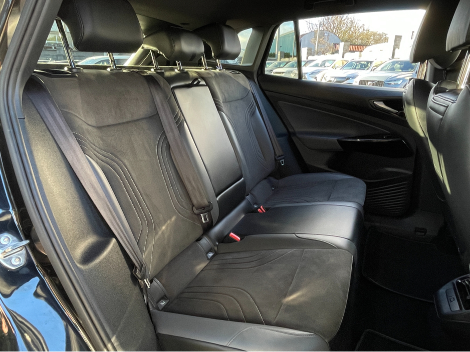 2022 Volkswagen ID.4 PRO 128 KW LIFE DX 77KWH 174BHP 5 €23,900