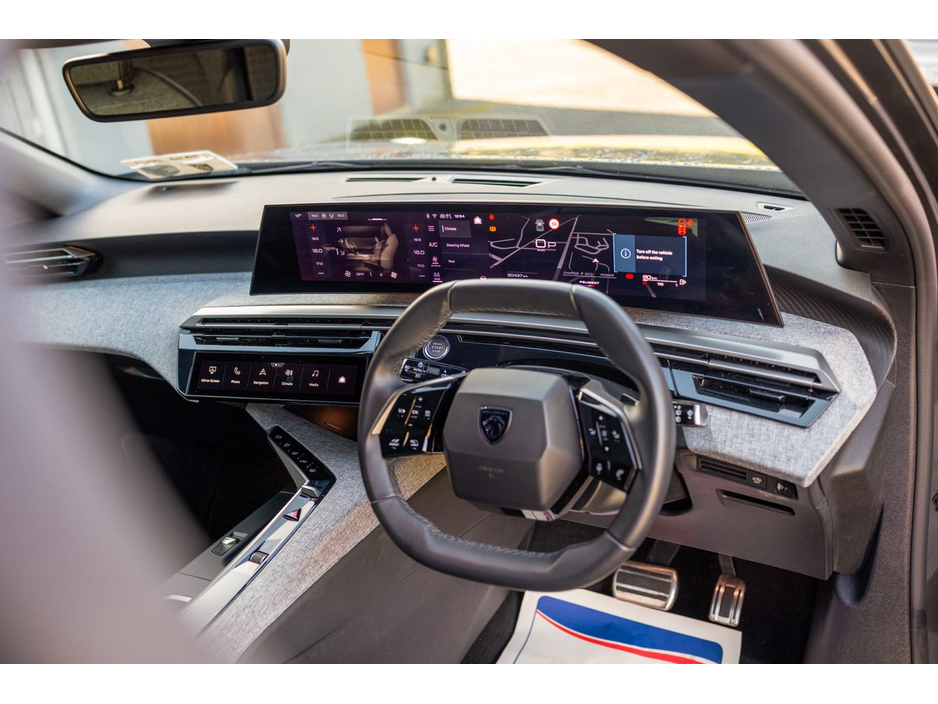 2025 Peugeot 5008 2025 Peugeot 5008 1.2 MHEV 145bhp E-DCS6 Allure €46,950