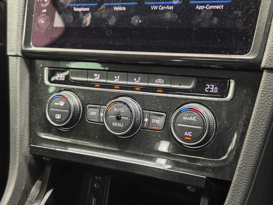 2018 Volkswagen Golf * Great Spec *1.2 TSI Automatic, Reversing camera €16,995