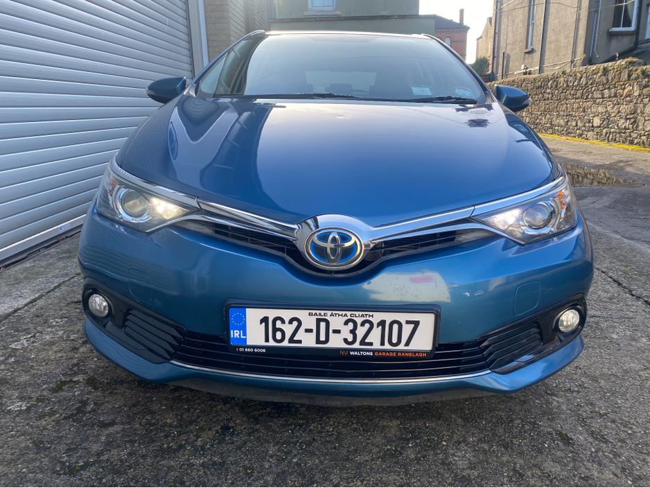 2016 Toyota Auris HYBRID @ Waltons Garage Ranelagh €13,950