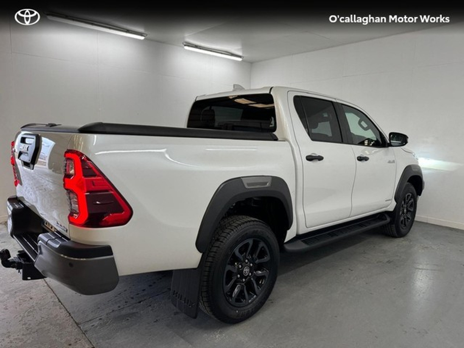2024 Toyota Hilux HILUX 2.8 INVINCIBLE AUTO €44,000