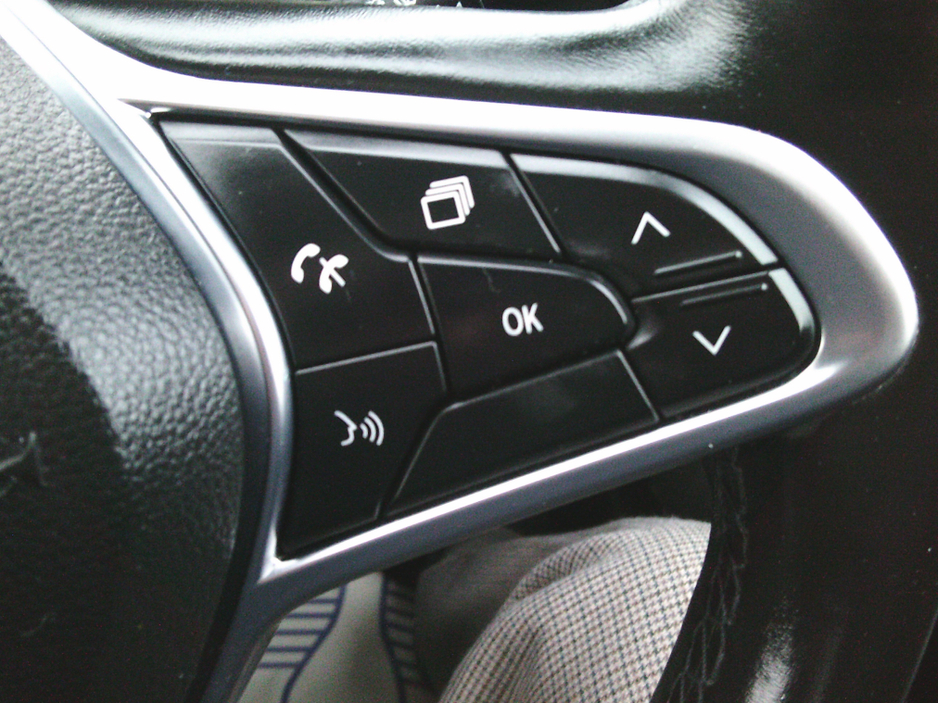 2020 Renault Clio NEW NCT 2028,  SAT./NAV., CRUISE, €180 TAX. ICONIC, LOW KMS. €12,999