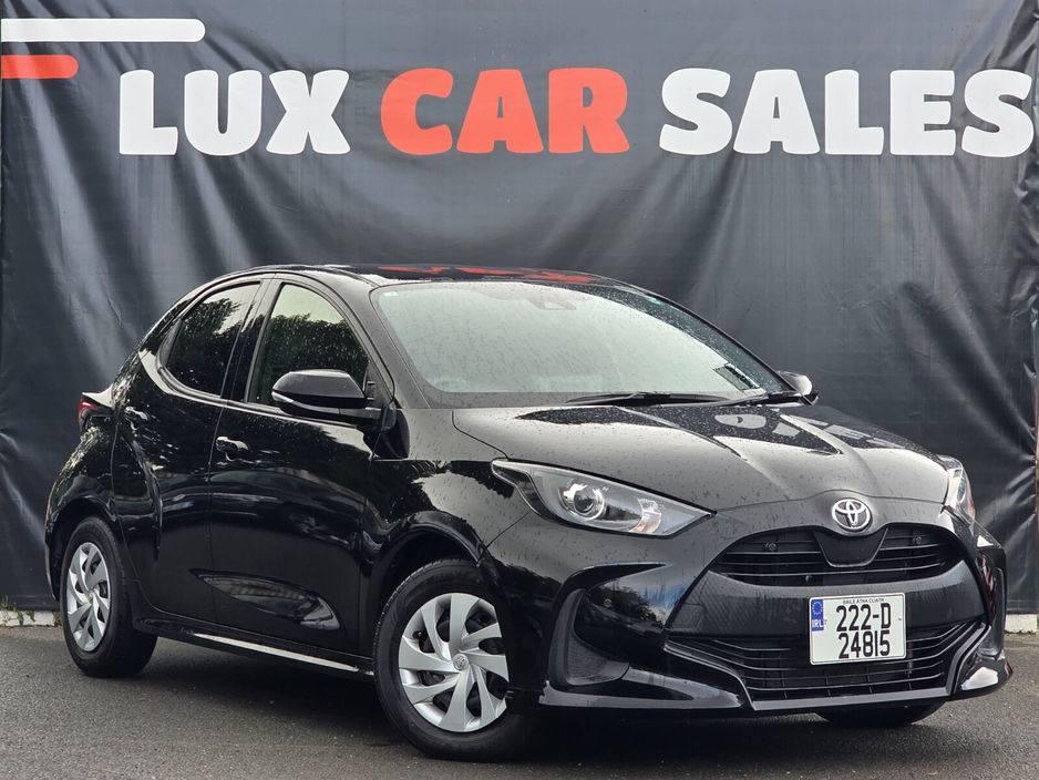 2022 Toyota Yaris  €17,950