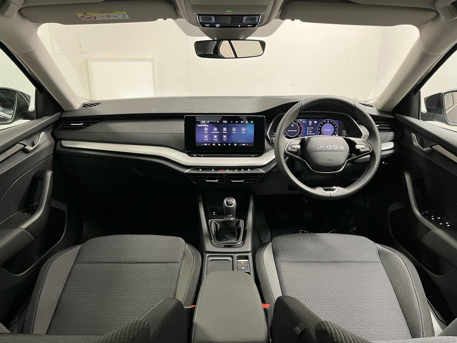 2025 Skoda Octavia Selection 2.0TDI 115BHP - Reversing Camera - Climate Control - Cruise Control - Apple CarPlay/Android Auto - Auto Lights/Wipers €32,950