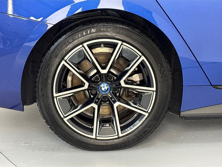 2022 BMW i4 EDRIVE40 M SPORT **LEATHER HEATED SEATS**MULTIFUNCTIONAL STEERING WHEEL**FULL DIGITAL DASH**CRUISE CONTROL**APPLE CAR PLAY**DRIVE MODES**AUTO LIGHTS**AUTO HOLD**ELECTRIC TAILGATE**ISOFIX** €35,795