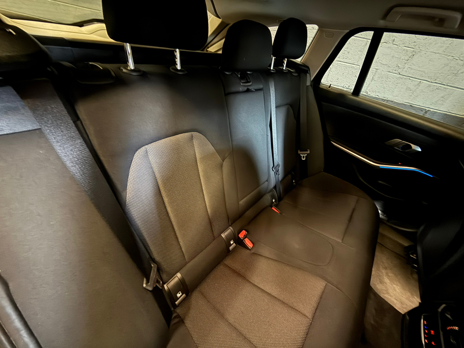 2021 BMW 3 Series 330e SE Pro Auto €21,900