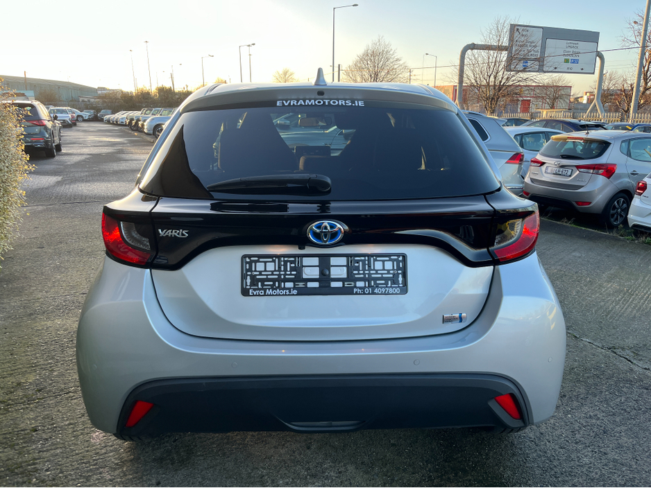2021 Toyota Yaris X HYBRID AUTOMATIC 1.5 PETROL //KEYLESS ENTRY//REVERSE CAMERA//ADAPTIVE CRUISE CONTROL// €16,950