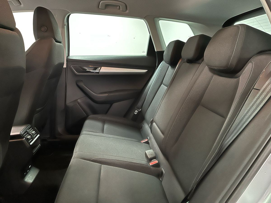 2025 Skoda Karoq Selection 2.0TDI 115BHP - Reversing Camera - Climate Control - Cruise Control - Auto Lights/Wipers - Apple CarPlay/Android Auto €36,950