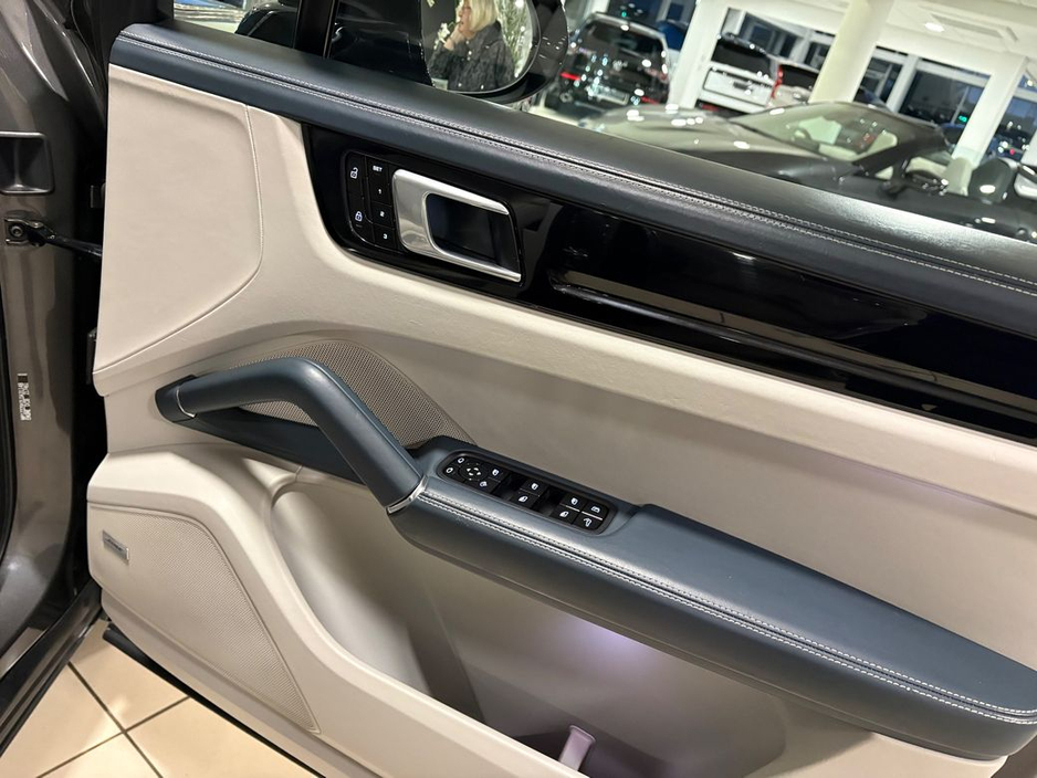 2020 Porsche Cayenne 3.0 V6 E-HYBRID=HUGE SPEC//PAN ROOF//201 D REG=TAILORED FINANCE PACKAGES INCL PCP AVAILABLE=TRADE IN'S WELCOME €59,995