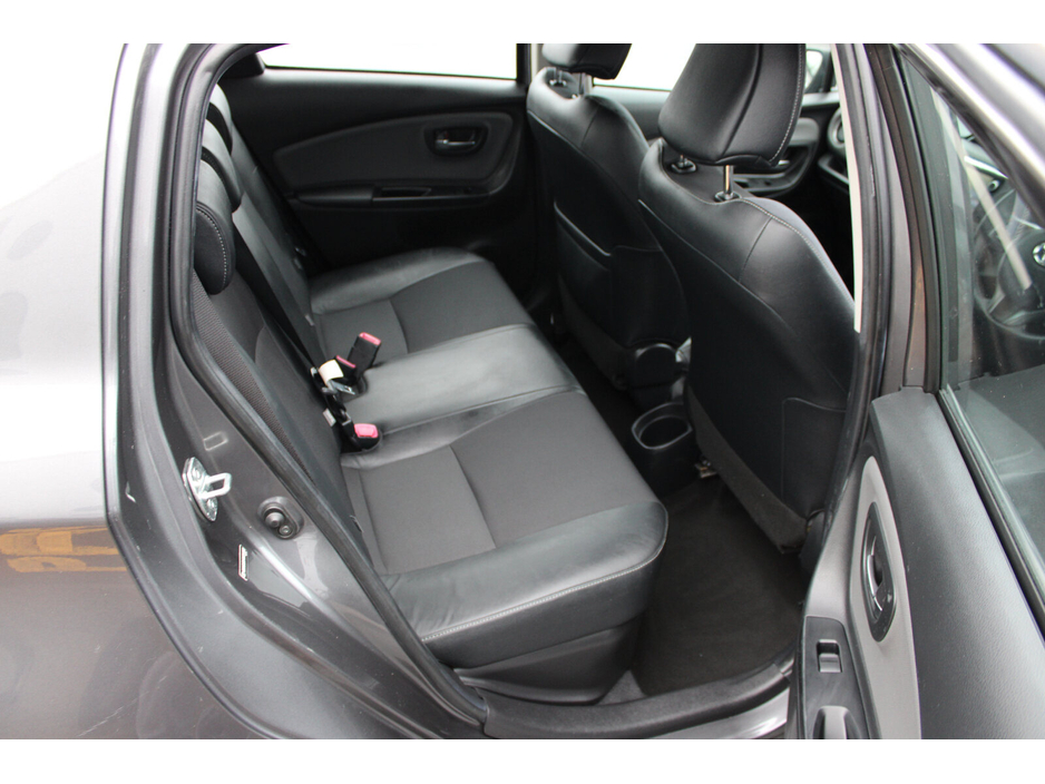 2017 Toyota Yaris Hybrid Luxury €14,950