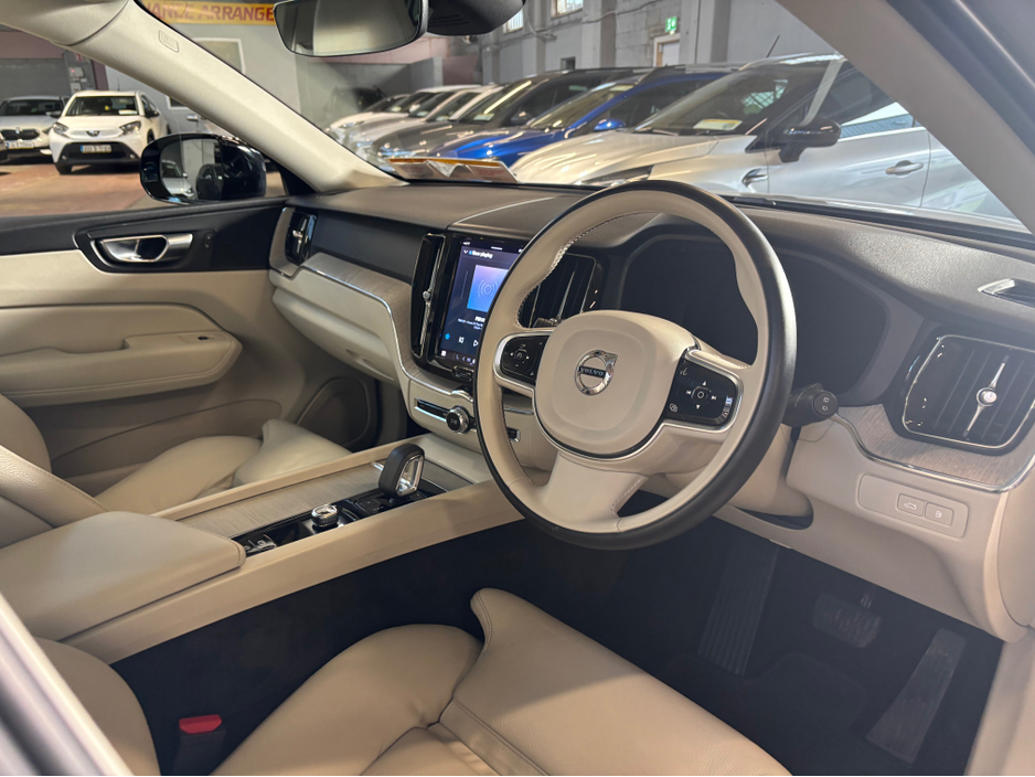 2023 Volvo XC60 T6 PHEV PLUS DARK AWD 5DR AUTO €39,750