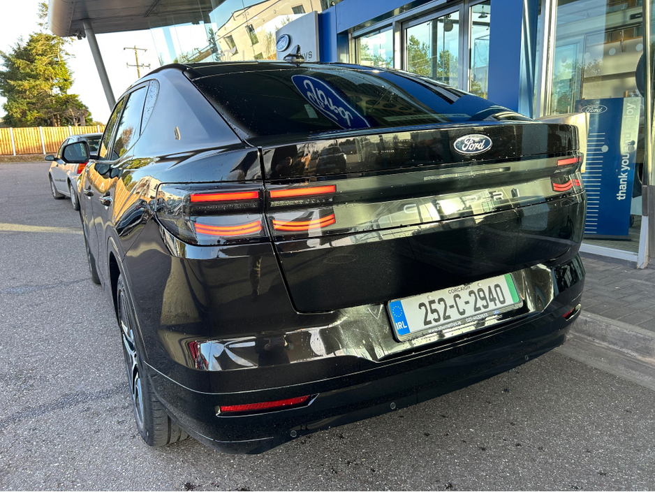 2025 Ford Capri PREMIUM EXTENDED RANGE €44,950