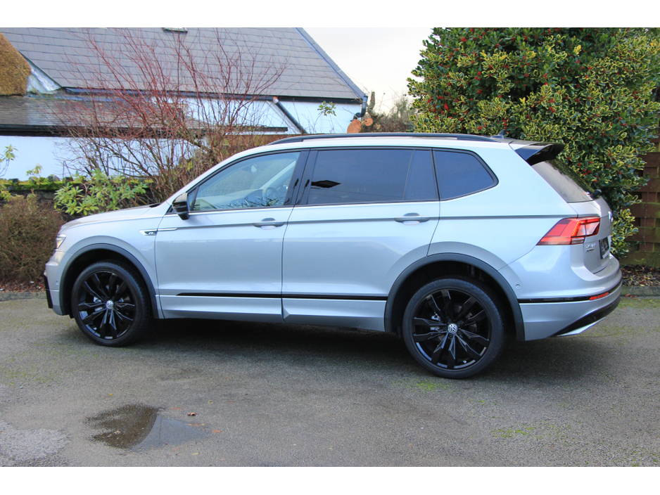 2022 Volkswagen Tiguan Allspace Black Edition R Line * Sunroof * 7 Seats €43,950