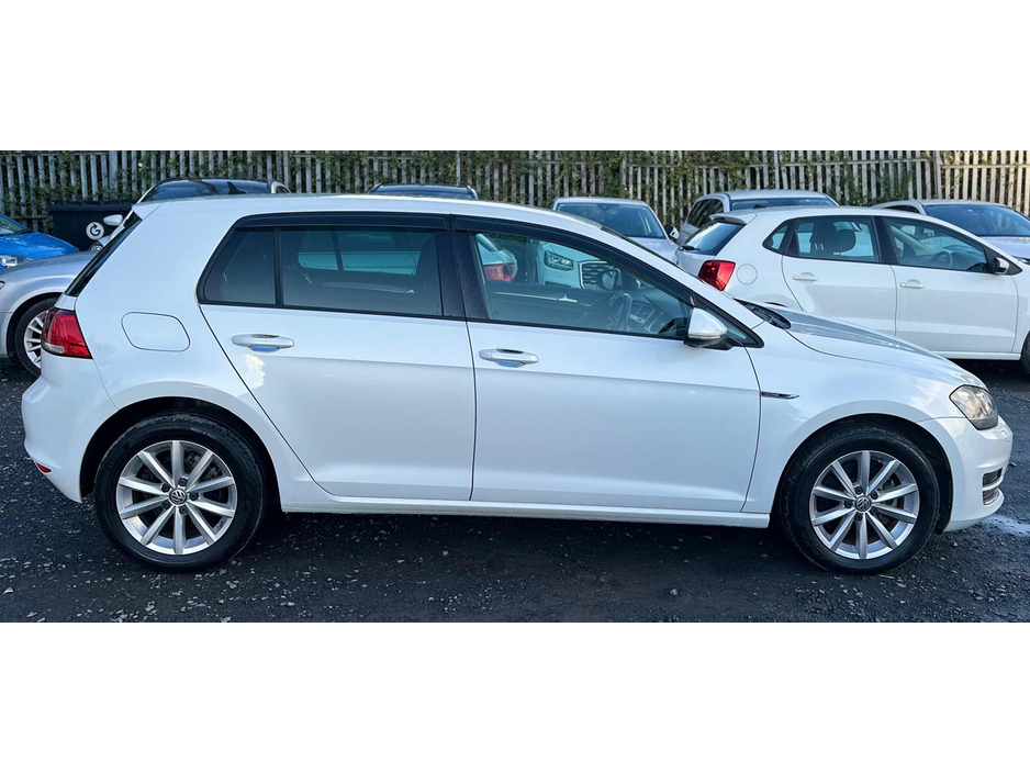 2015 Volkswagen Golf Lounge  Automatic 1.2 petrol Low Mileage  (8089) €13,595