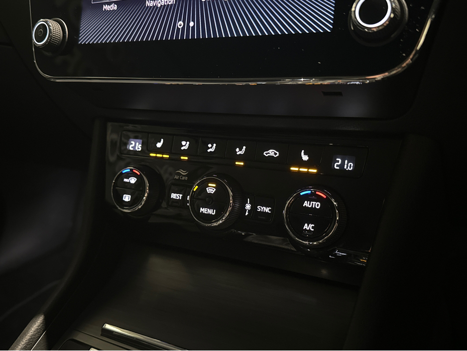 2023 Skoda Superb ESTATE E-HYBRID AUTOMATIC €29,950