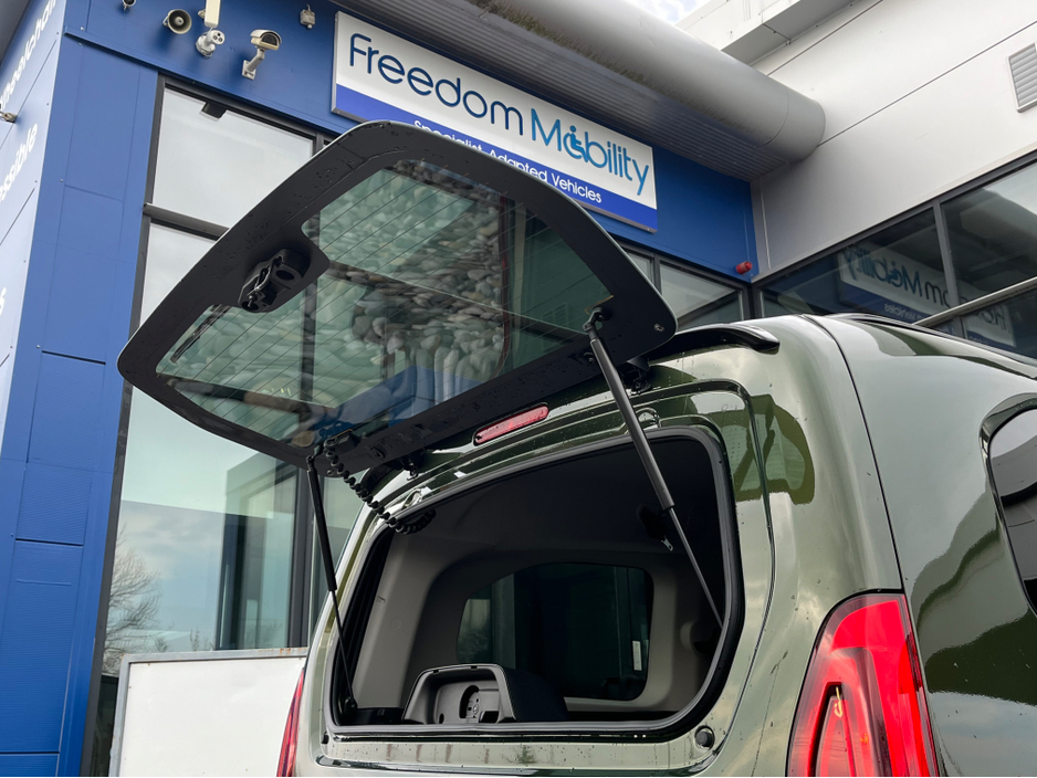 2026 Opel Combo Life WHEELCHAIR ACCESSIBLE 7 SEATER AUTOMATIC €35,700