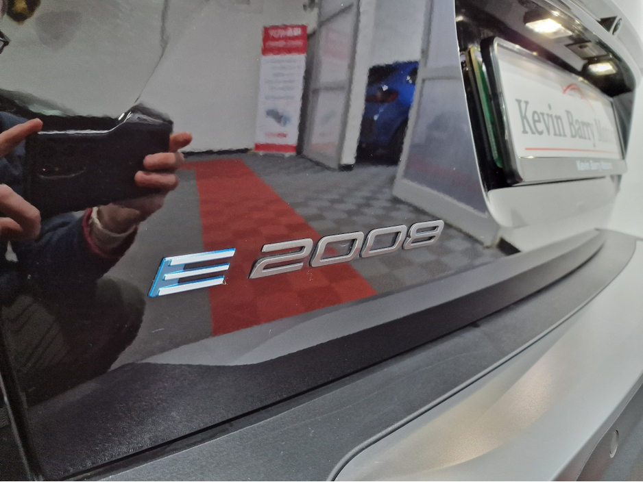 2024 Peugeot 2008 EV GT (50KWH BATTERY) AUTOMATIC **ONE OWNER / TOP SPEC / APPLE CARPLAY / CRUISE CONTROL / HALF LEATHER / KEYLESS ENTRY / REVERSE CAMERA / WIRELESS PHONE CHARGING / PEUGEOT WARRANTY 03|2027** €25,900