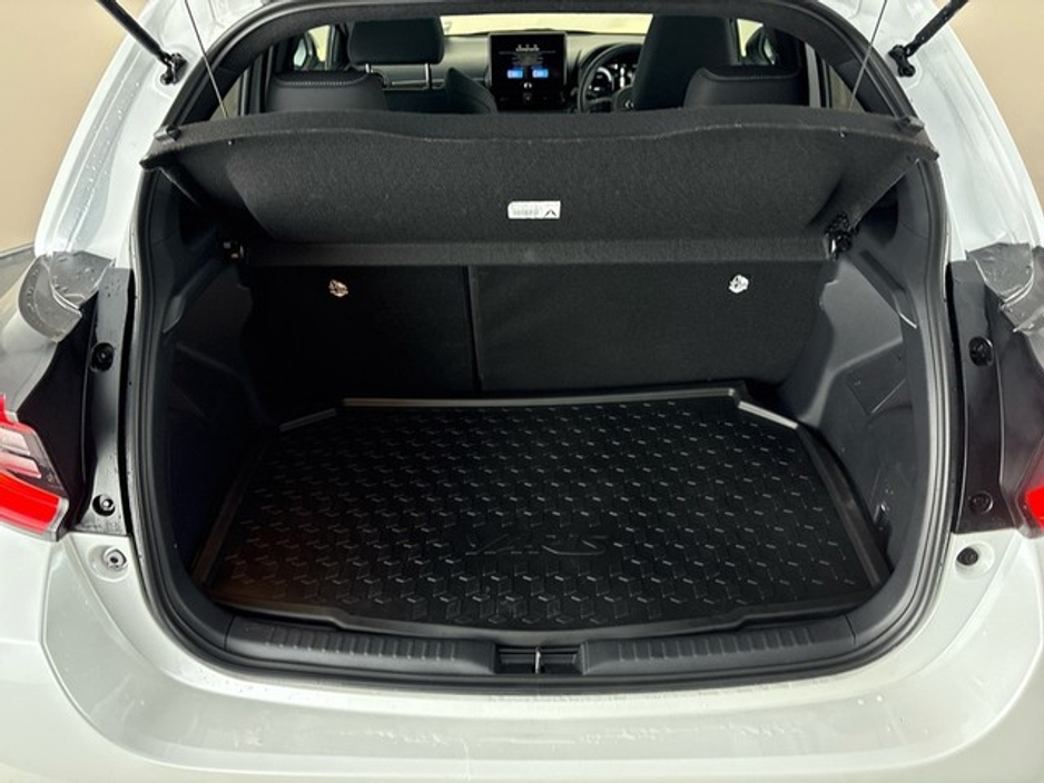 2025 Toyota Yaris HYBRID PLATINUM €31,950