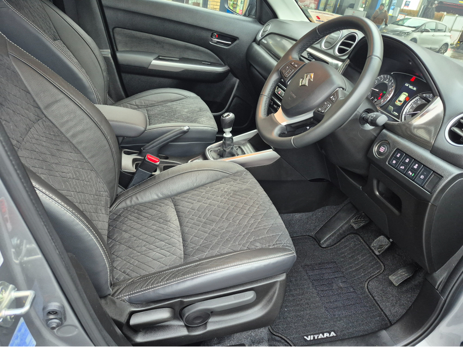 2024 Suzuki Vitara 1.4 B/JET HYBRID SZ5 AL €29,500