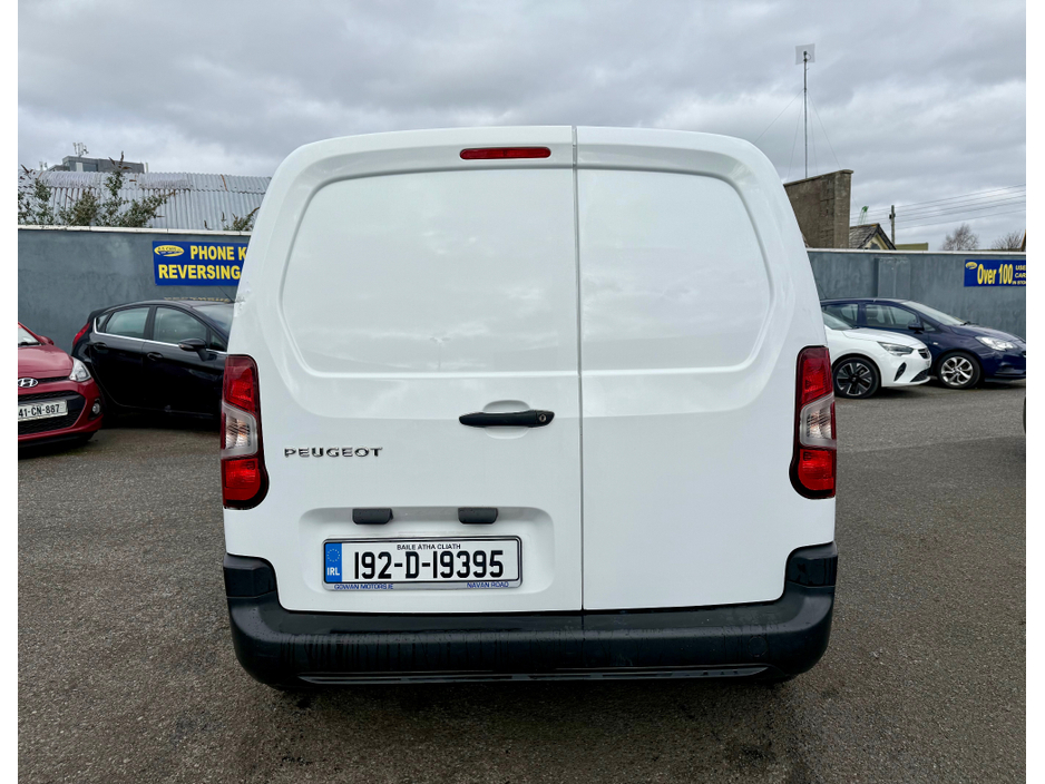 2019 Peugeot Partner ACTIVE 1.6 BLUEHDI 650KG ** 3 SEATER ** 1 OWNER IRISH VEHICLE **  FULL MAIN DEALER HISTORY ** NEW MODEL ** PRICE PLUS VAT ** €7,995