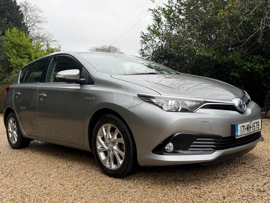 2017 Toyota Auris HYBRID LUNA *Full Toyota Service History…AA Approved…Irish Car* €13,950