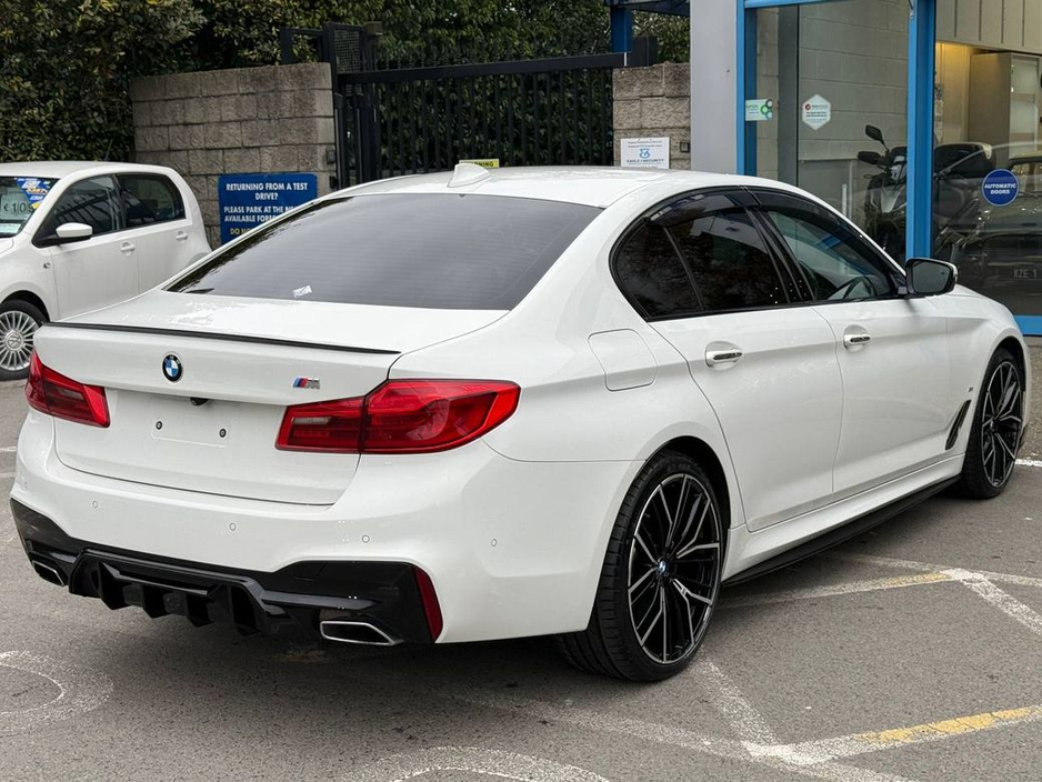 2018 BMW 5 Series 530e M-SPORT COMPETITION 2.0 HYBRID // VERY LOW MILEAGE // 360 PARK ASSIST // LEATHER POWERED HEATED SEATS €29,950