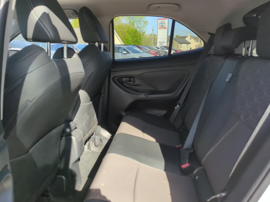 2023 Toyota Yaris Cross FRESH SELECTION OF TRADE-INS YARIS CROSS SOL 1.5H €29,000