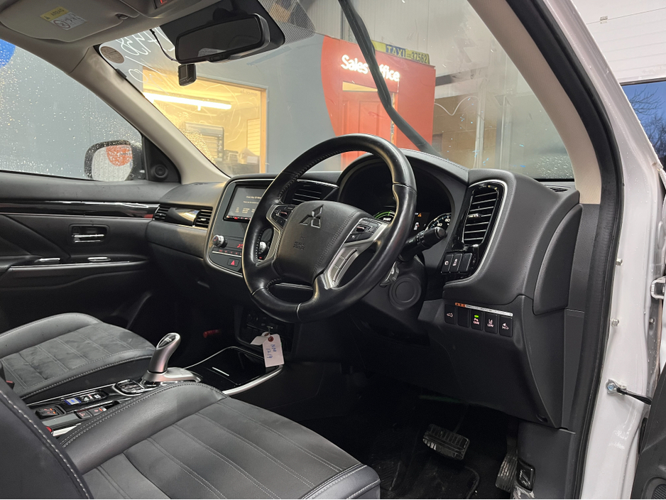 2020 Mitsubishi Outlander €23950 2020 MITSUBISHI OUTLANDER G 4WD 2.4 AUTOMATIC / CRUISE CONTROL / HEATED SEATS €23,950