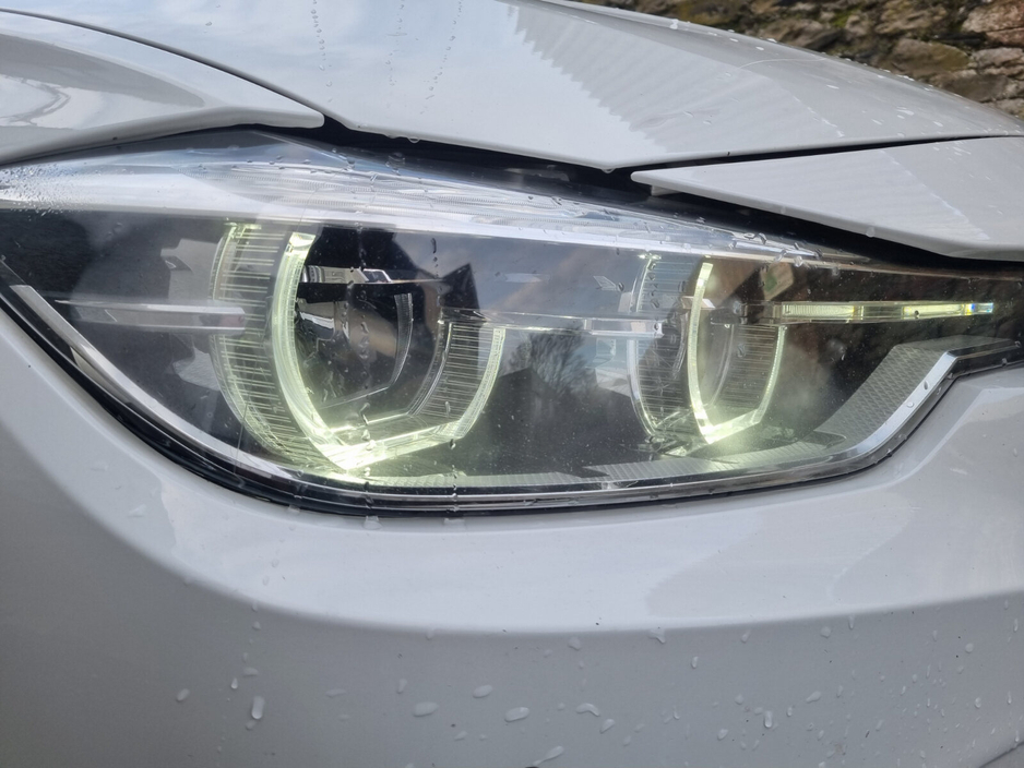 2017 BMW 3 Series 330e M Sport €14,499