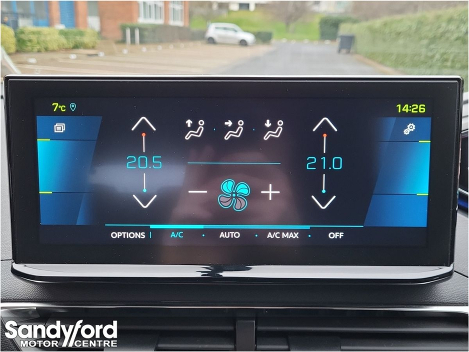 2021 Peugeot 3008 HYBRID2 PHEV 225bhp Allure €25,950