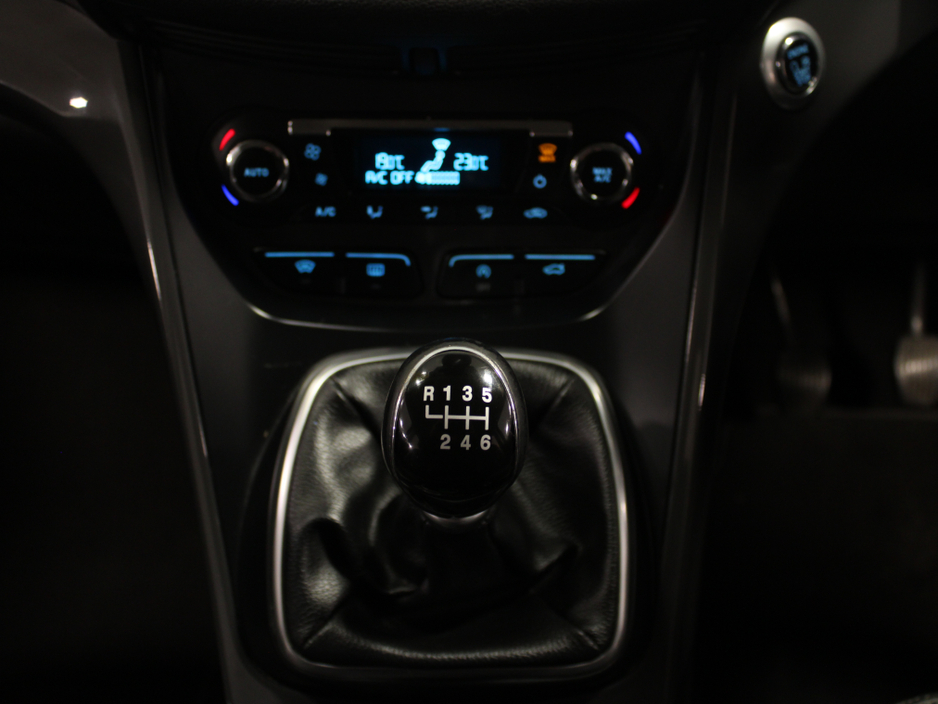 2017 Ford Kuga TITANIUM 2.0 TD 120 S6 M6 F 5DR FWD €14,950