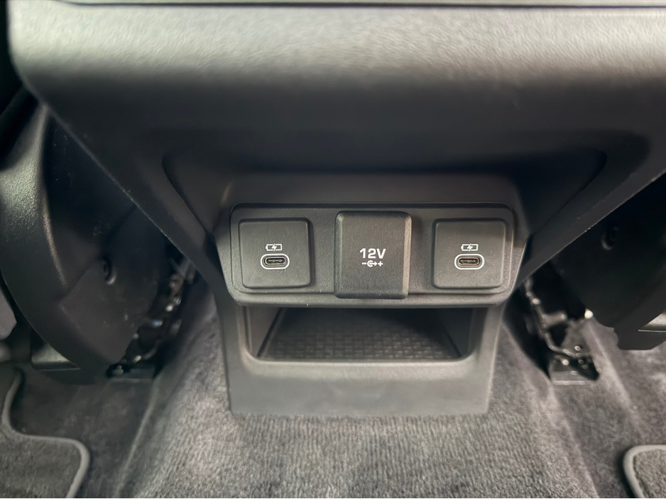 2024 Jaguar I-Pace R-DYNAMIC EV400 BLACK EDITION//IMMACULATE THROUGHOUT//PANORAMIC ROOF//SIMI AND AA DEALER €41,950